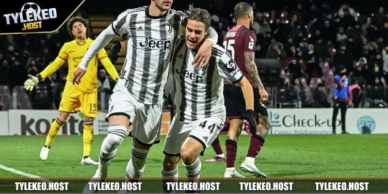 Tin tức bóng đá luôn thu hút sự quan tâm mạnh mẽ từ cộng đồng