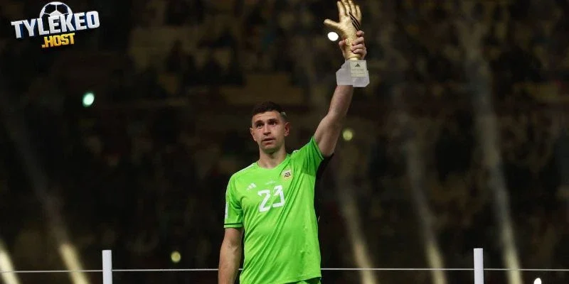 aston villa ban emiliano martinez